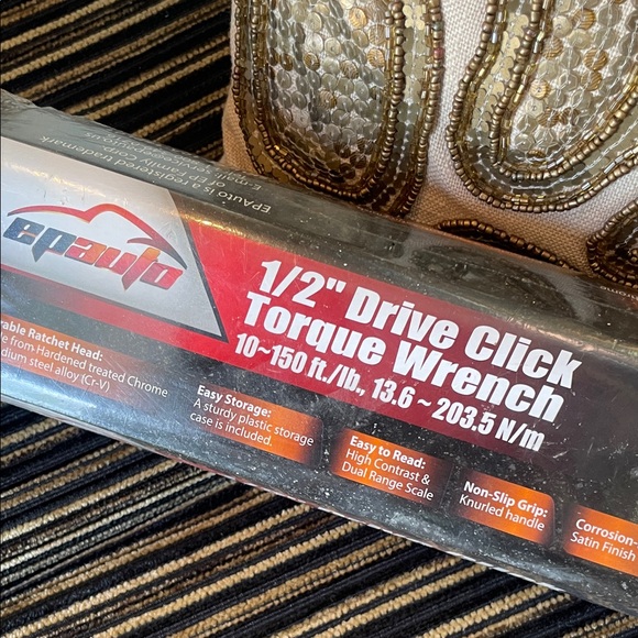 1/2" Drive Click Torque Wrench - Black - Picture 9 of 10